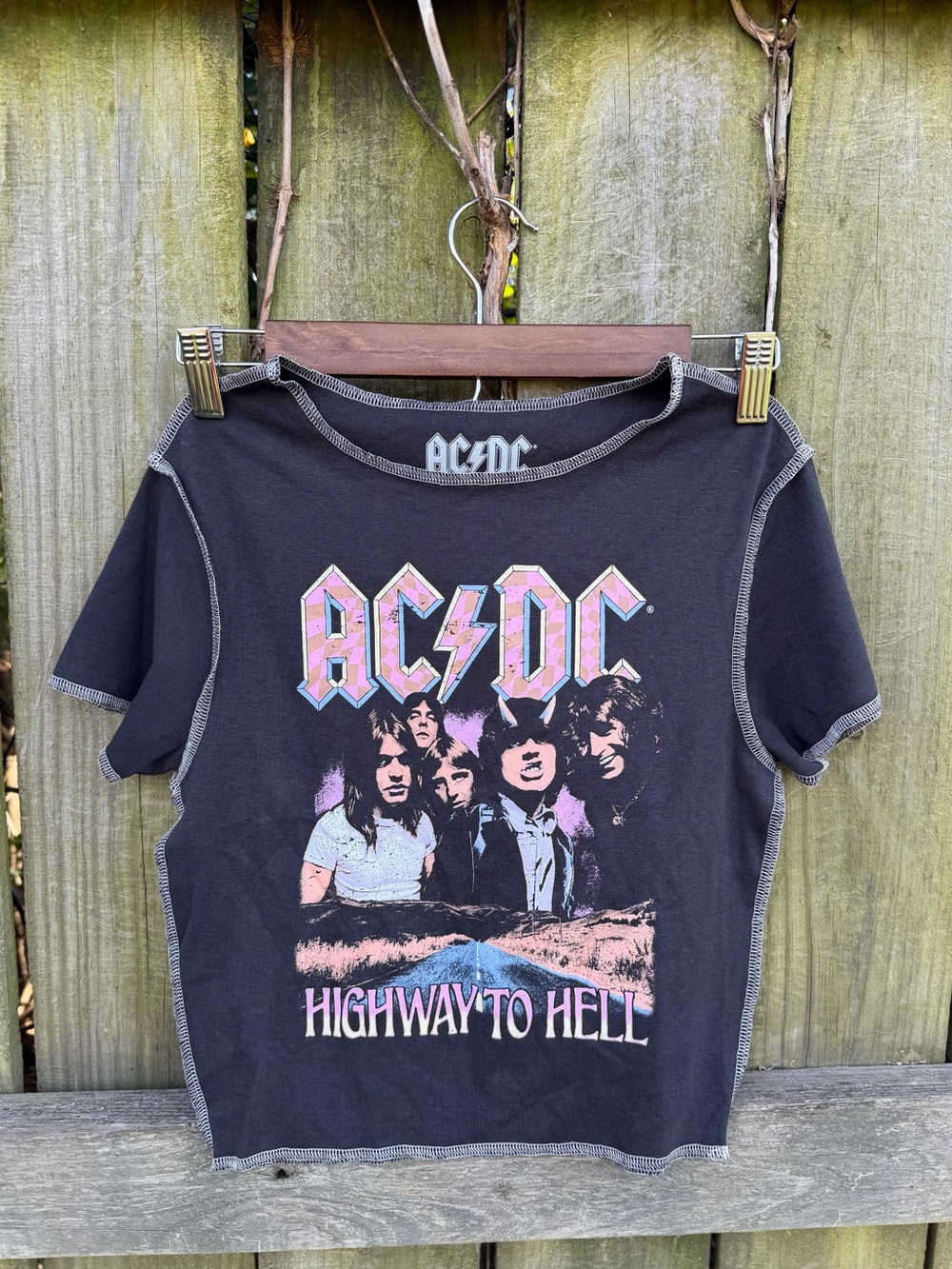 AC/DC women’s Highway to Hell' Black Graphic Tee